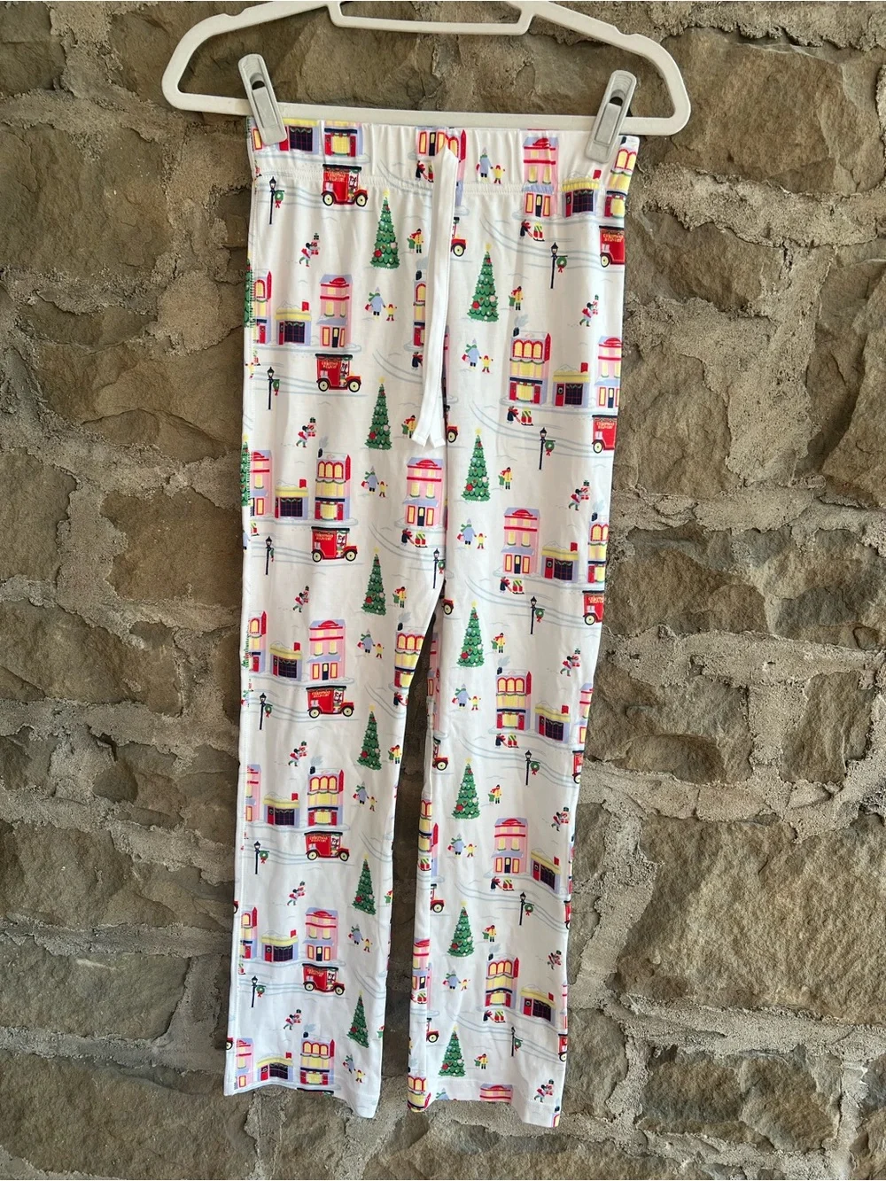 NWT TBBC size XS Coastal Living  Christmas lounge set in Merry Little Main print